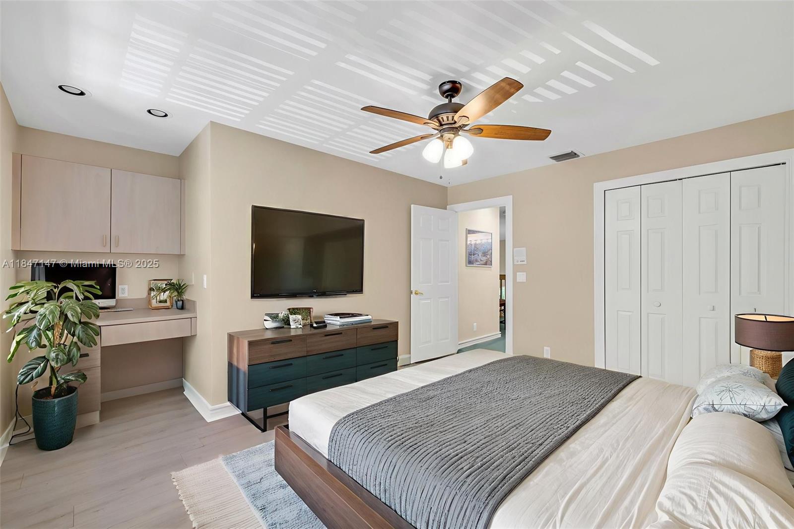 10781 Santa Fe Dr