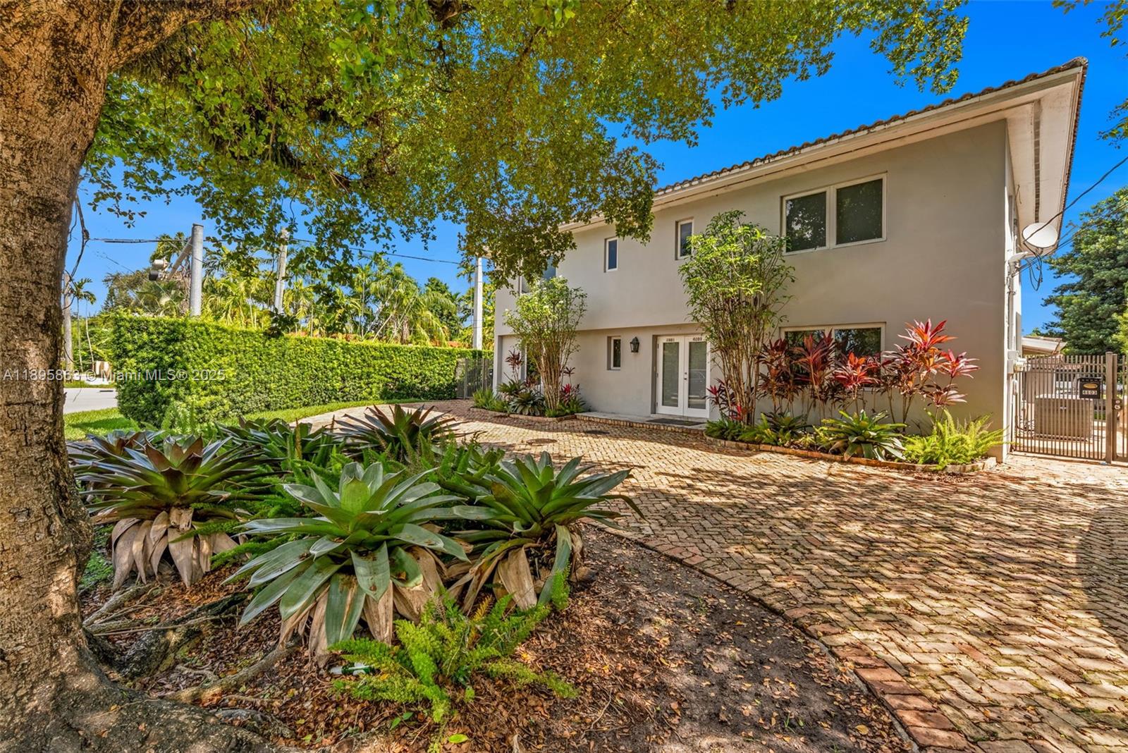 4801 University Dr, Coral Gables