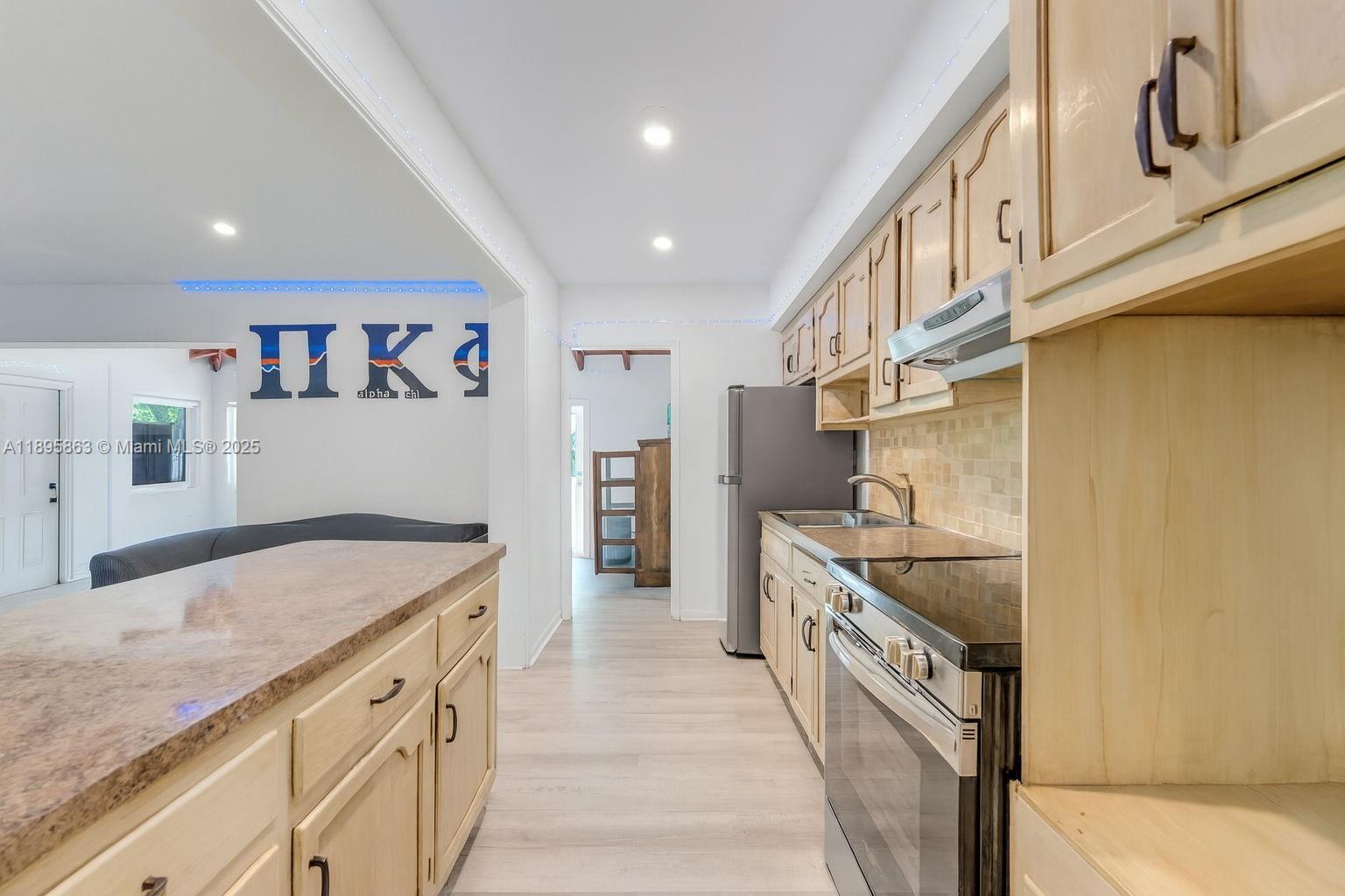 4801 University Dr, Coral Gables