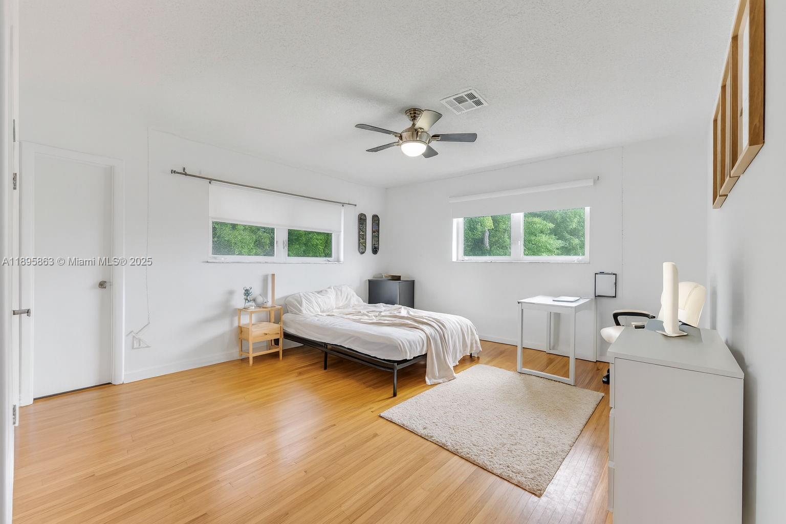 4801 University Dr, Coral Gables