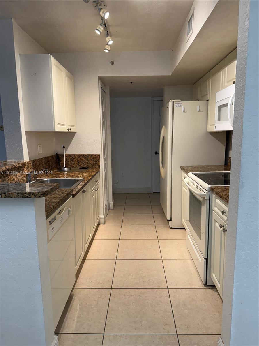 20830 SW 87th Ave # 102