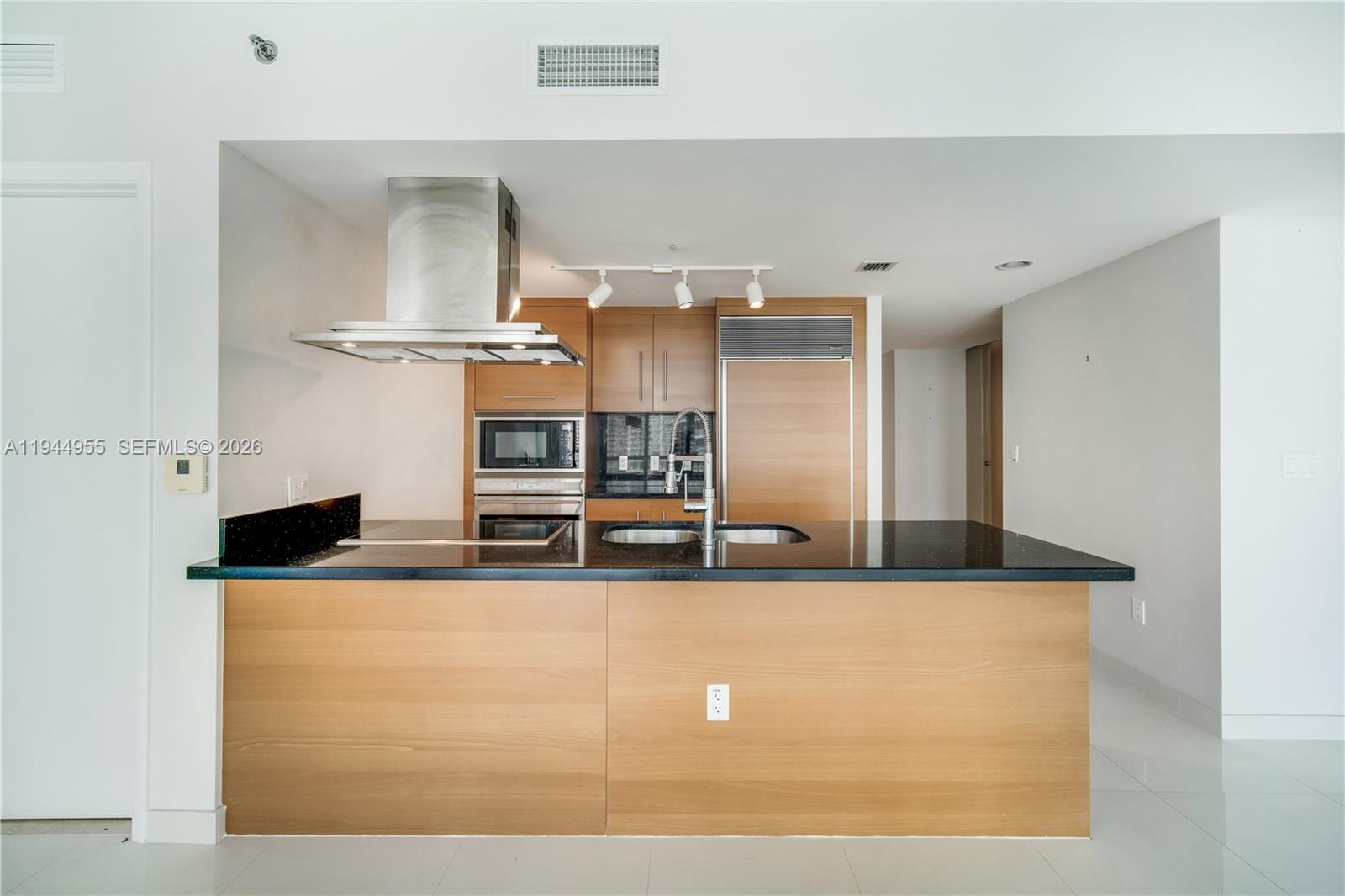 495 Brickell Ave # 1804