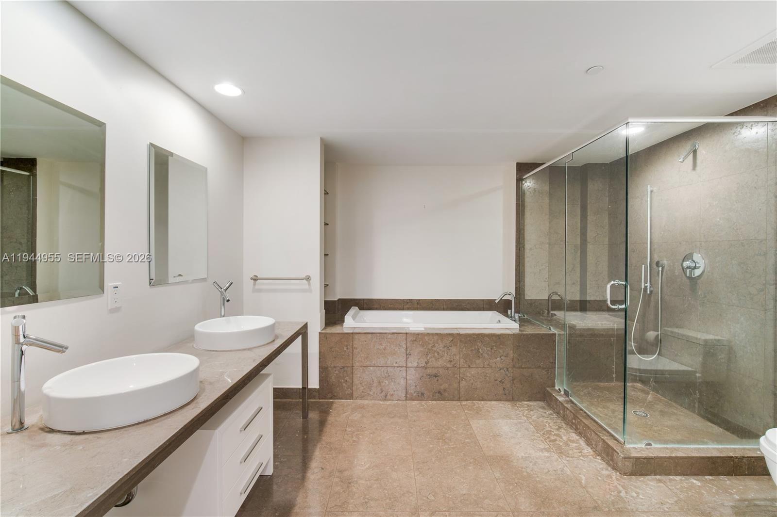 495 Brickell Ave # 1804