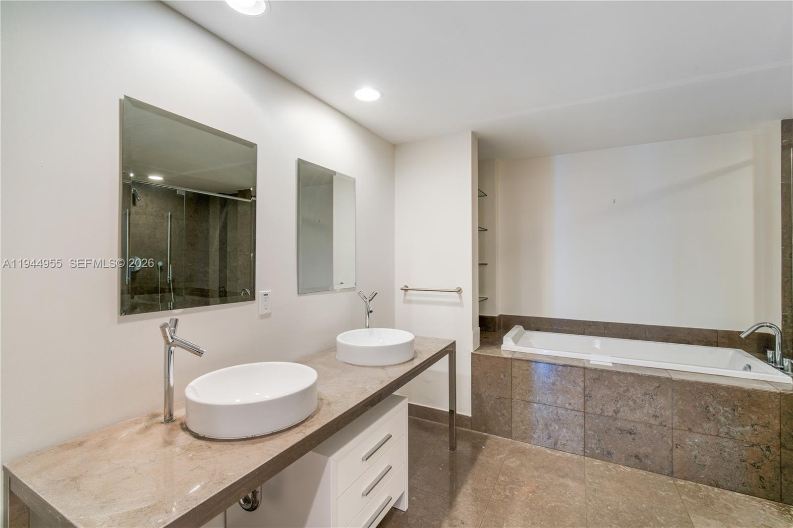 495 Brickell Ave # 1804