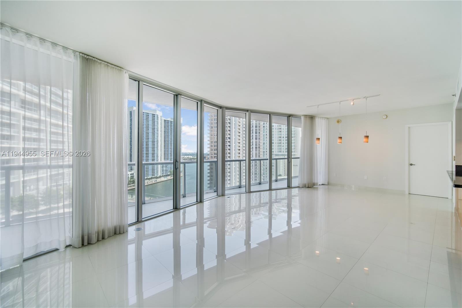 495 Brickell Ave # 1804