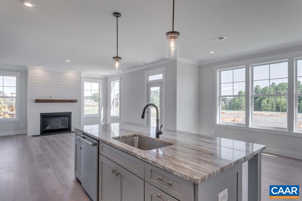 1012 BARKLEY CT