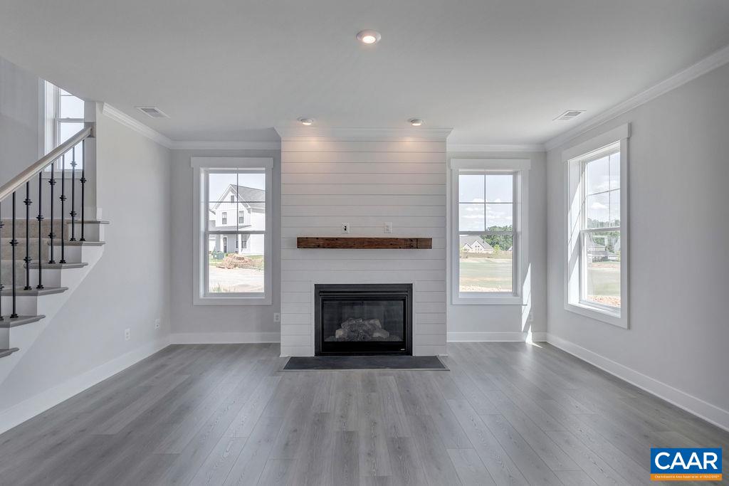 1012 BARKLEY CT
