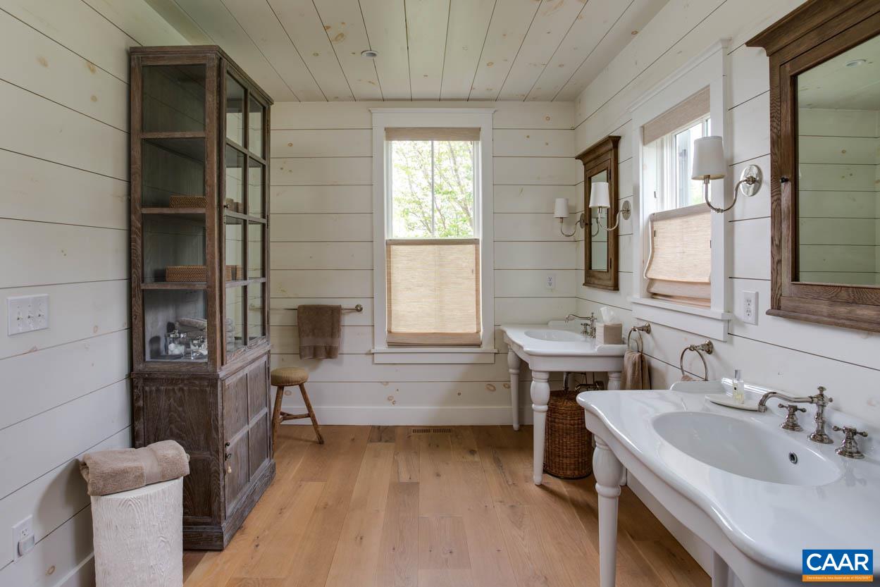 818 ENNIS MOUNTAIN RD