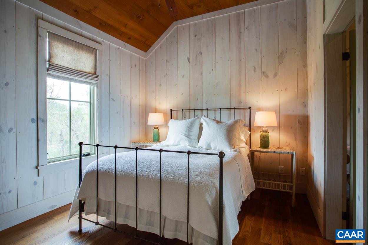 818 ENNIS MOUNTAIN RD