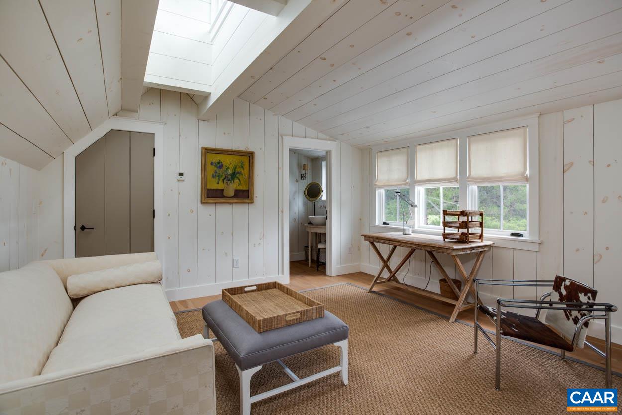 818 ENNIS MOUNTAIN RD