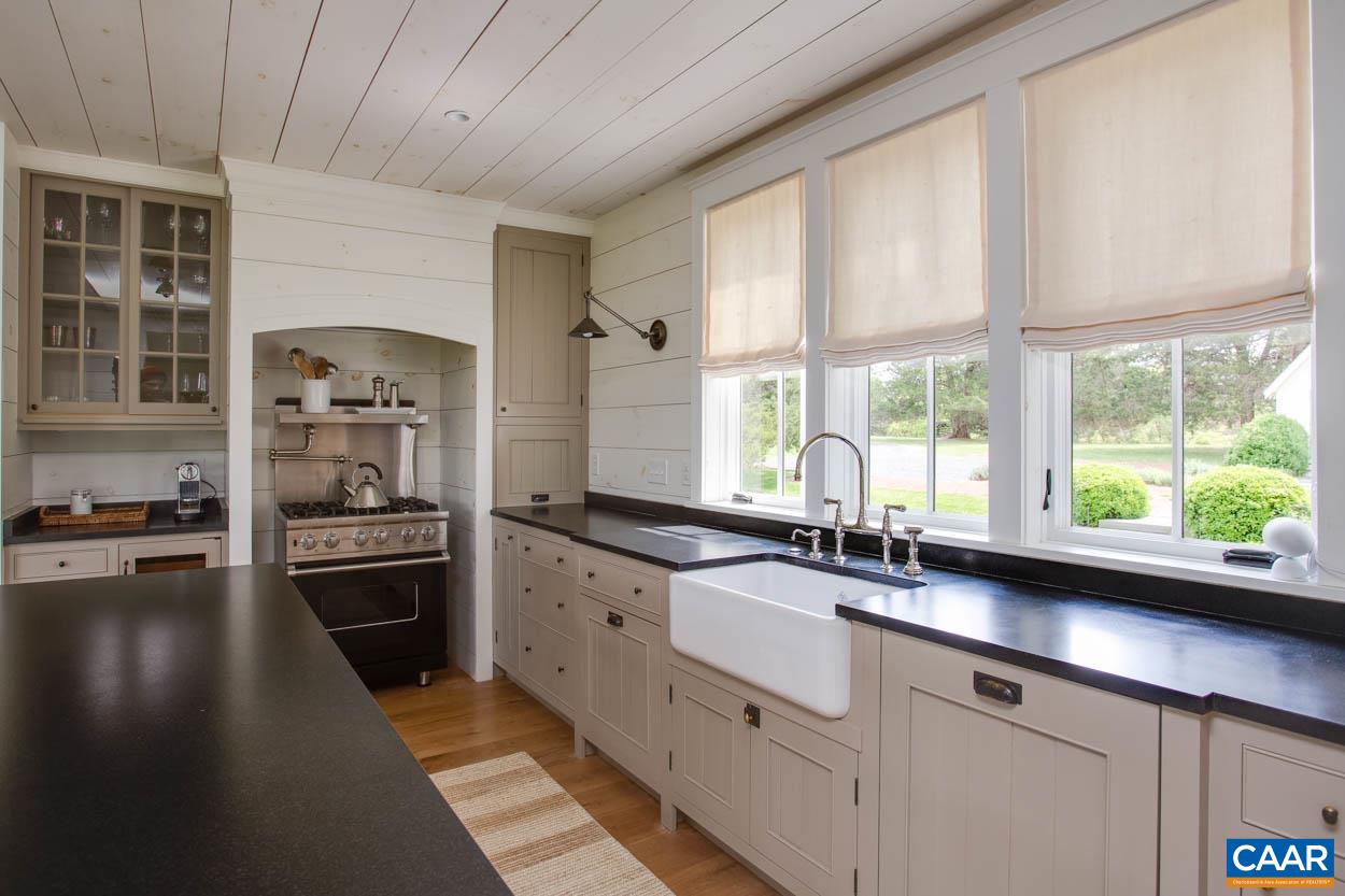 818 ENNIS MOUNTAIN RD