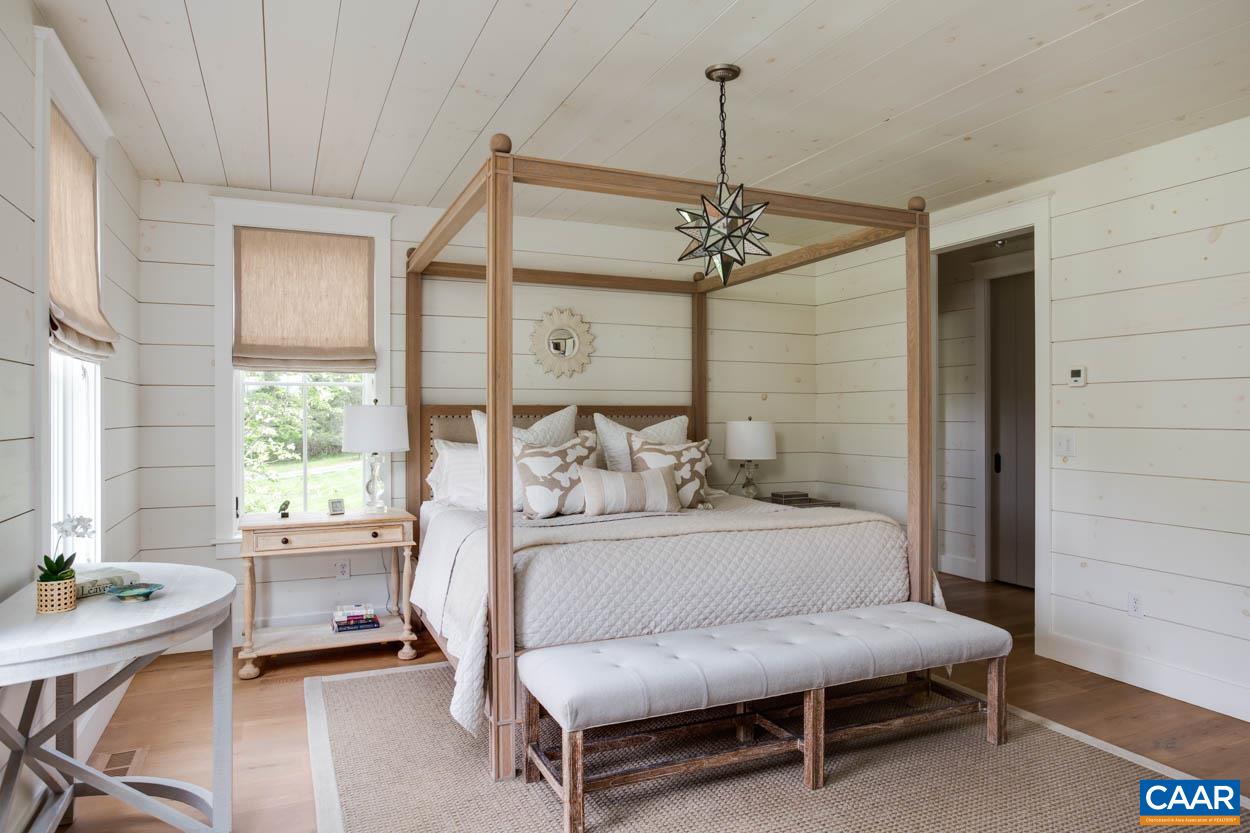 818 ENNIS MOUNTAIN RD