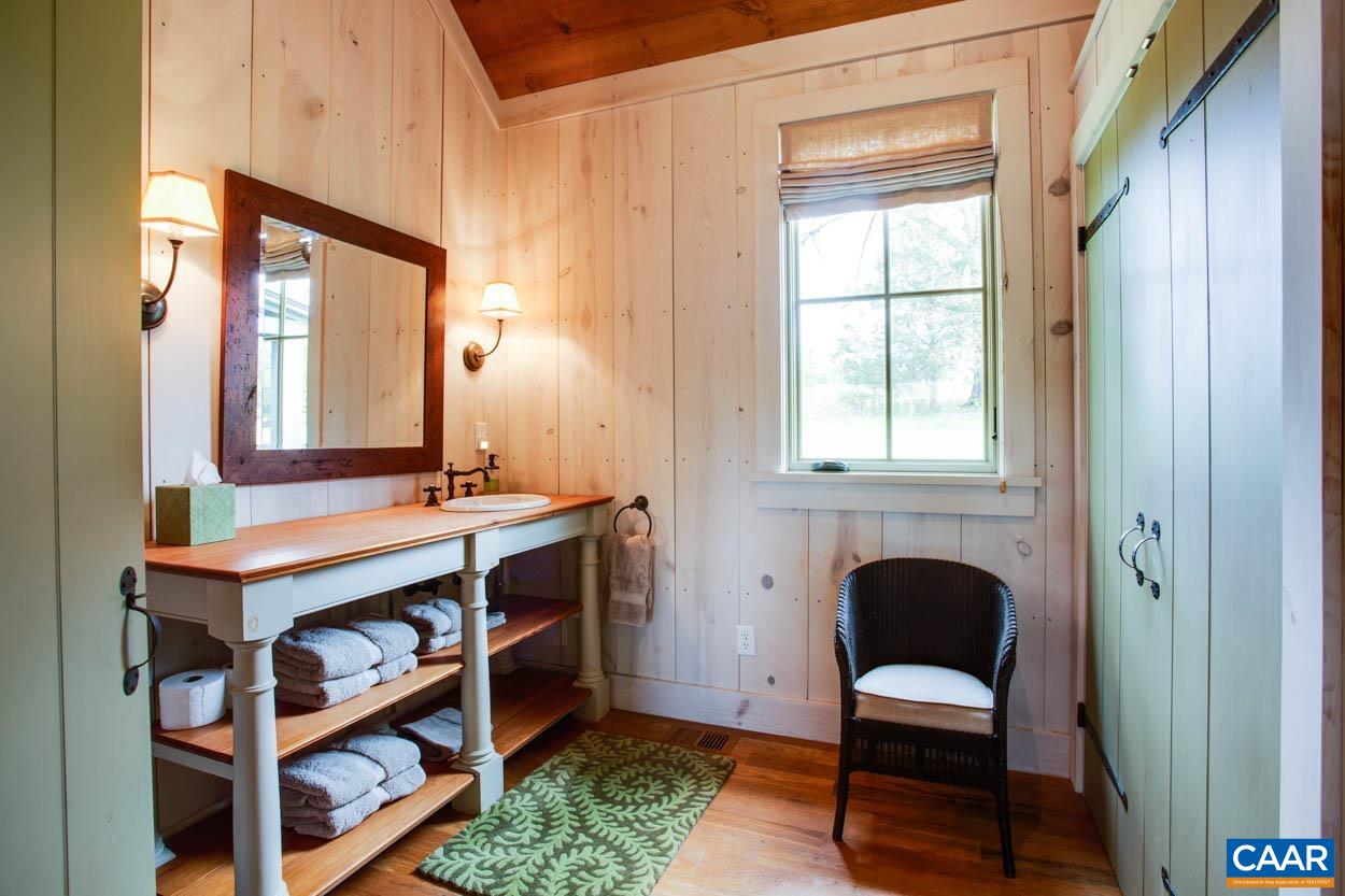 818 ENNIS MOUNTAIN RD