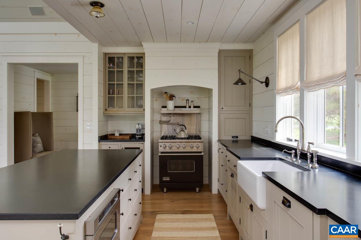 818 ENNIS MOUNTAIN RD