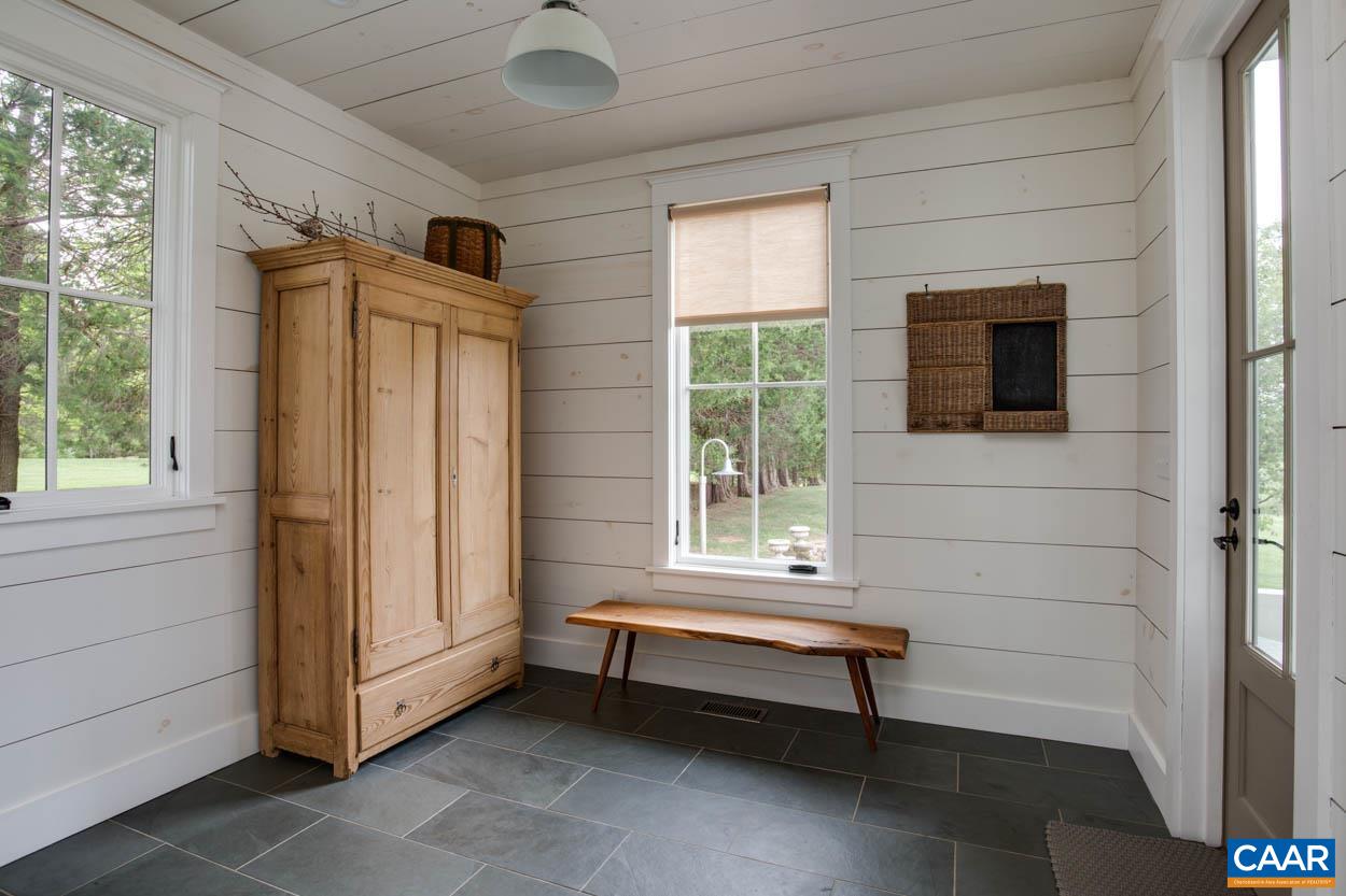 818 ENNIS MOUNTAIN RD