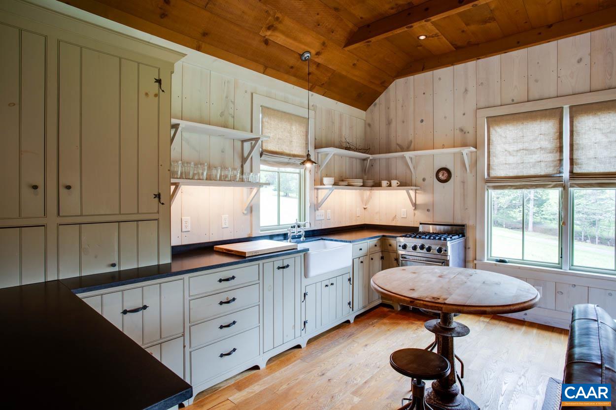 818 ENNIS MOUNTAIN RD