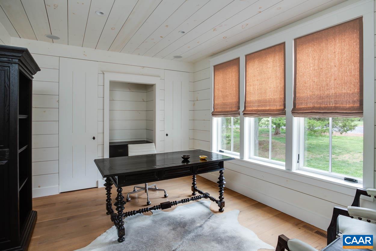 818 ENNIS MOUNTAIN RD