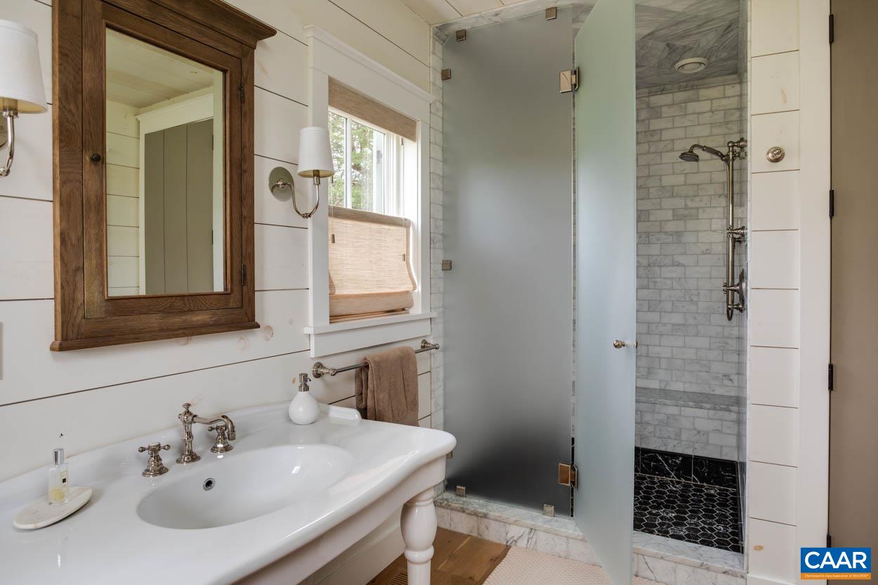 818 ENNIS MOUNTAIN RD