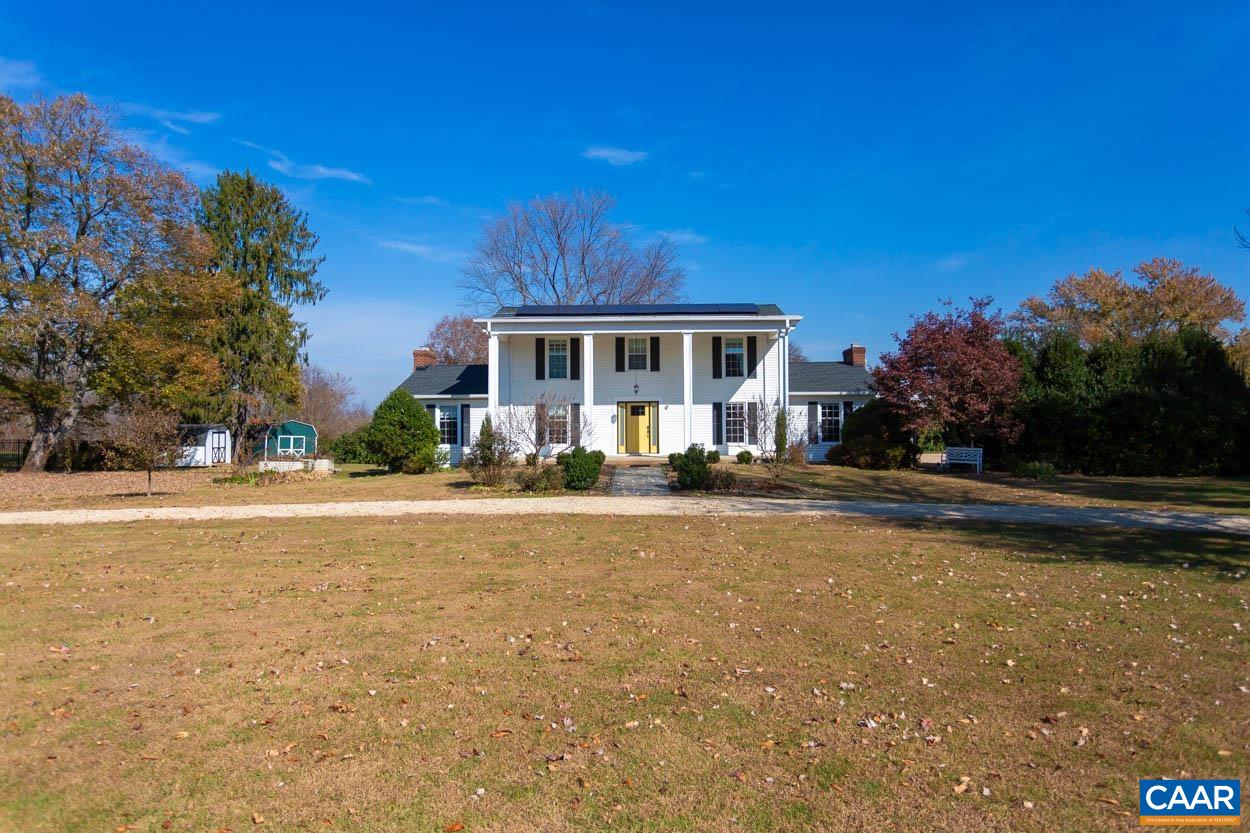 814 WOODLANDS RD
