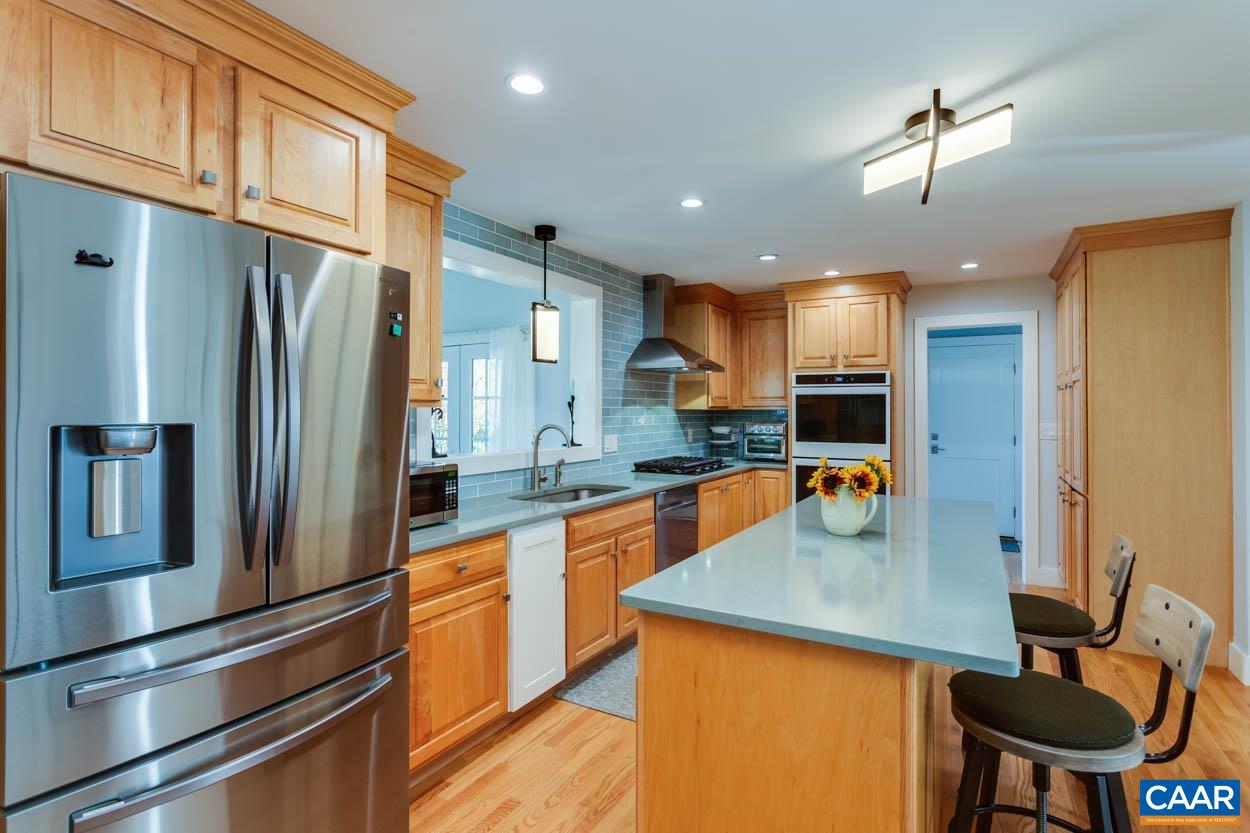 814 WOODLANDS RD
