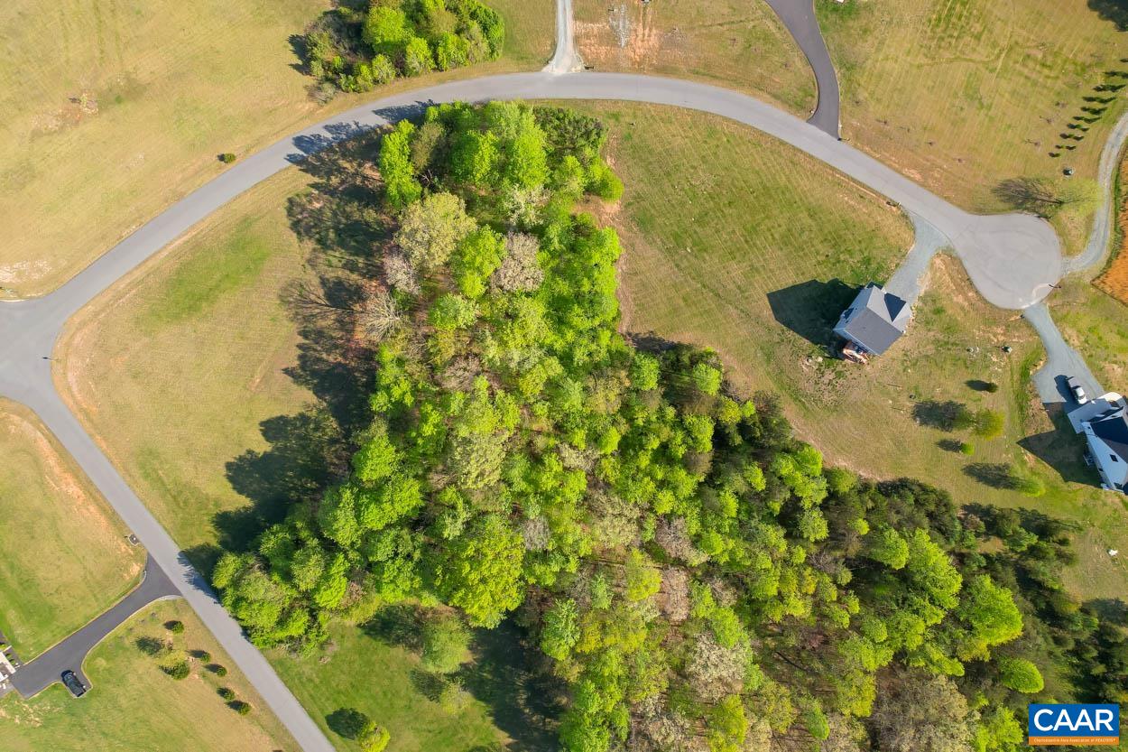 1090 BRIERY FARM RD