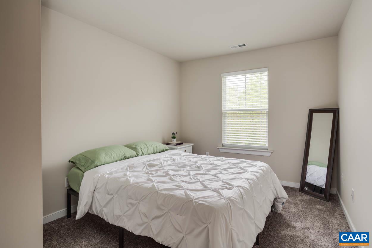 1090 BRIERY FARM RD