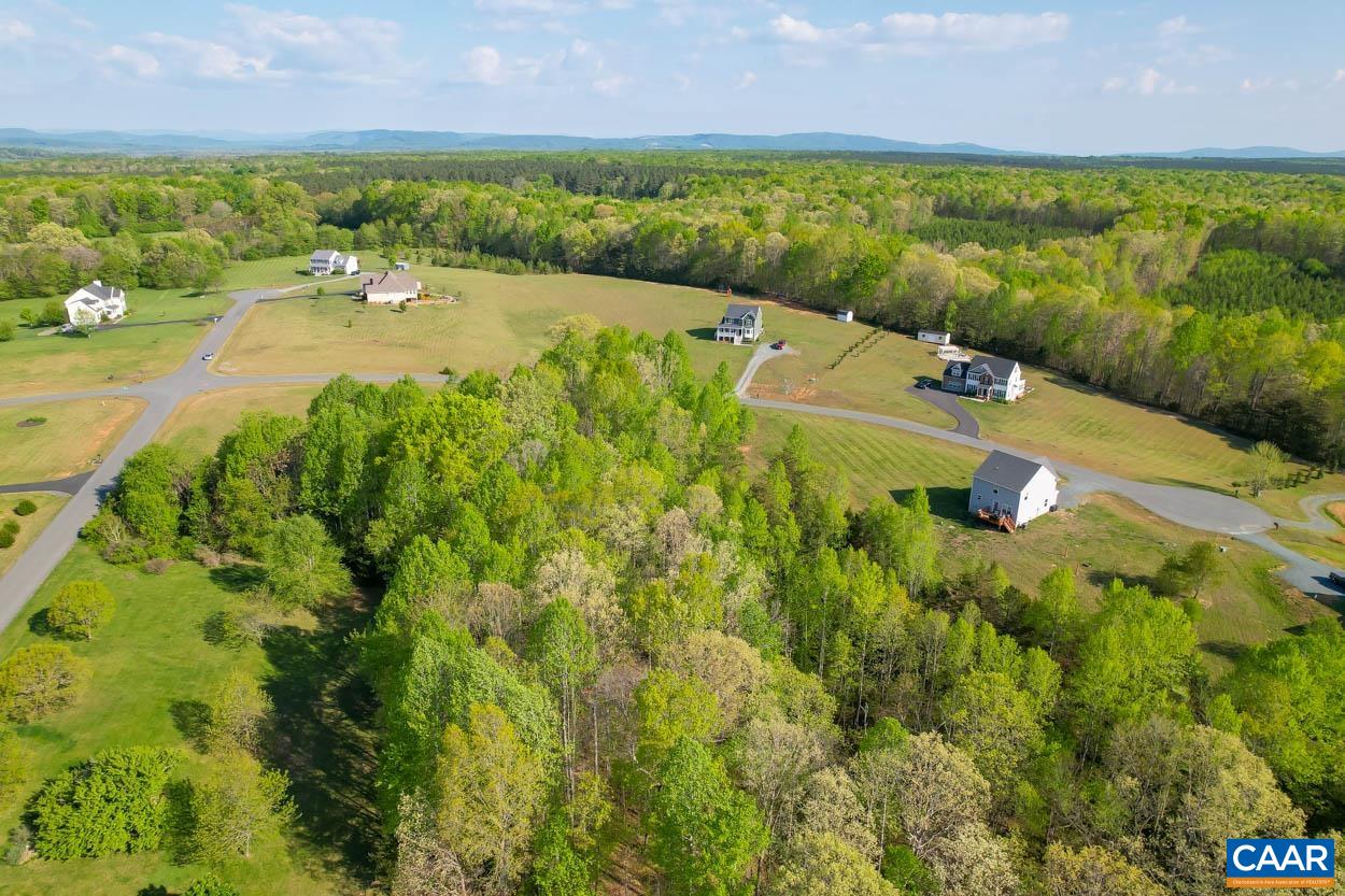 1090 BRIERY FARM RD