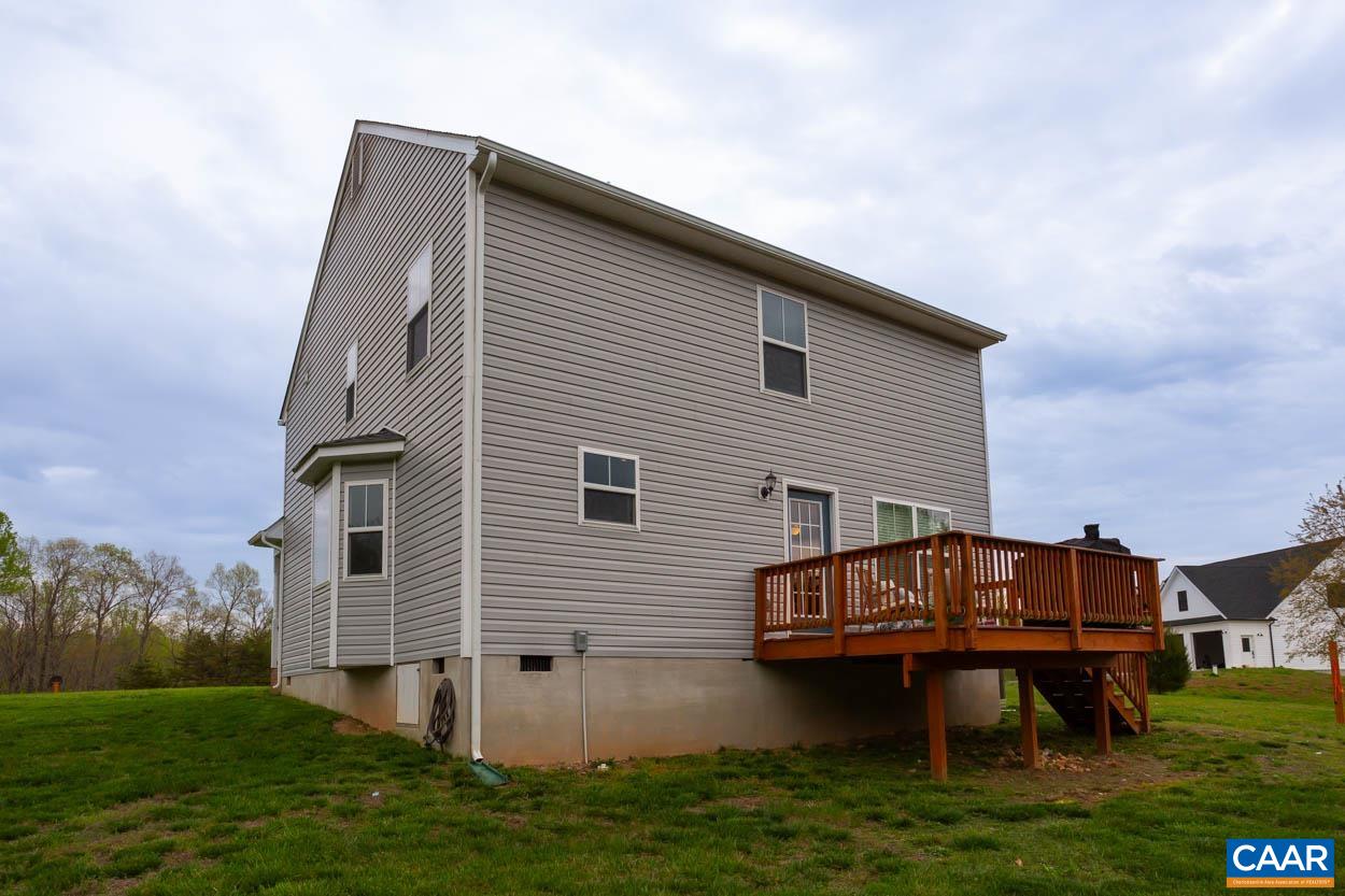 1090 BRIERY FARM RD