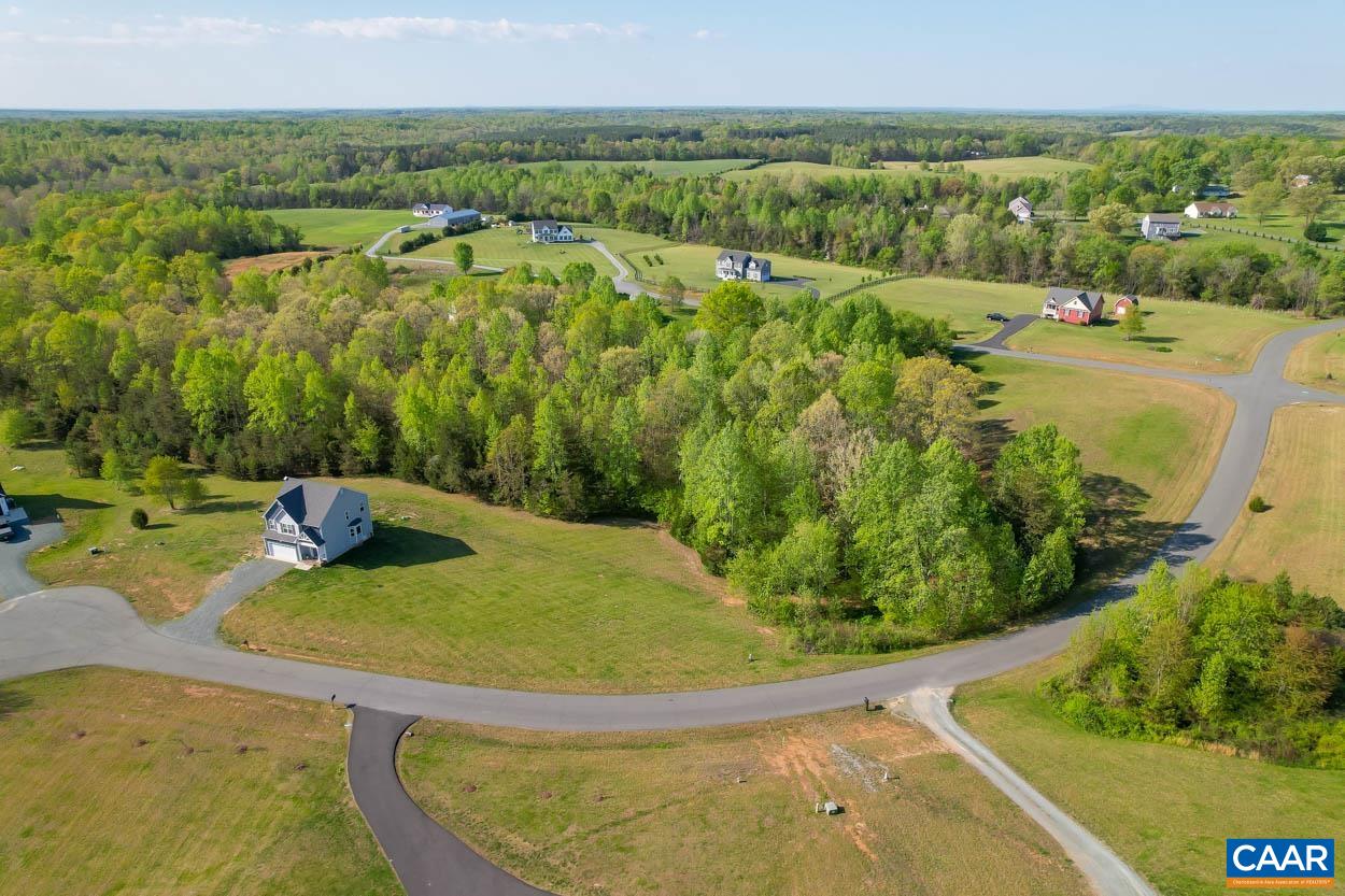 1090 BRIERY FARM RD