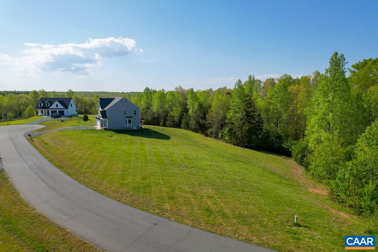 1090 BRIERY FARM RD