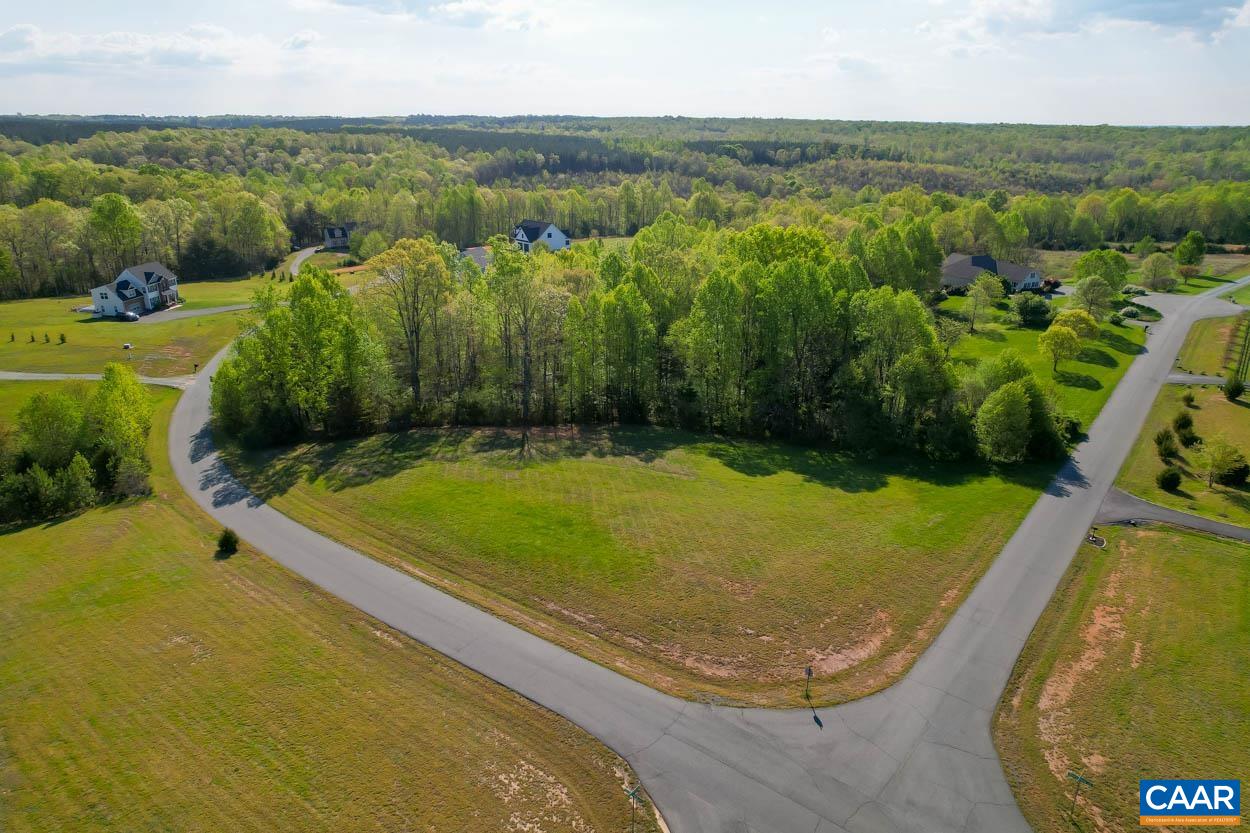 1090 BRIERY FARM RD