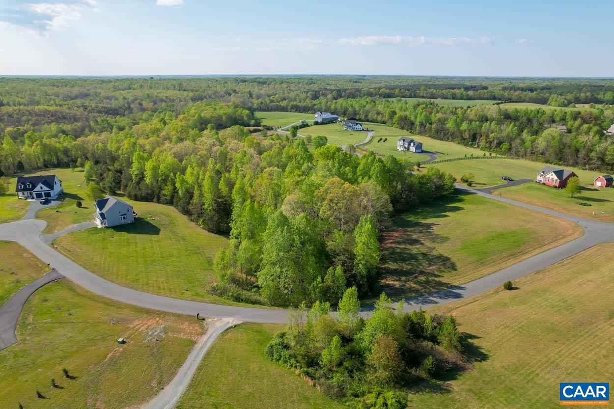 1090 BRIERY FARM RD