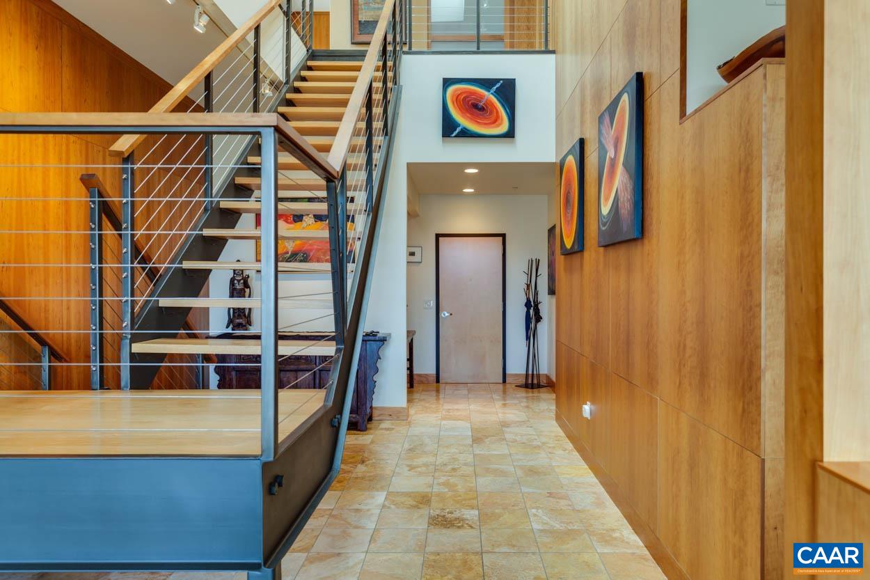 200 DOUGLAS AVE Unit: 3B