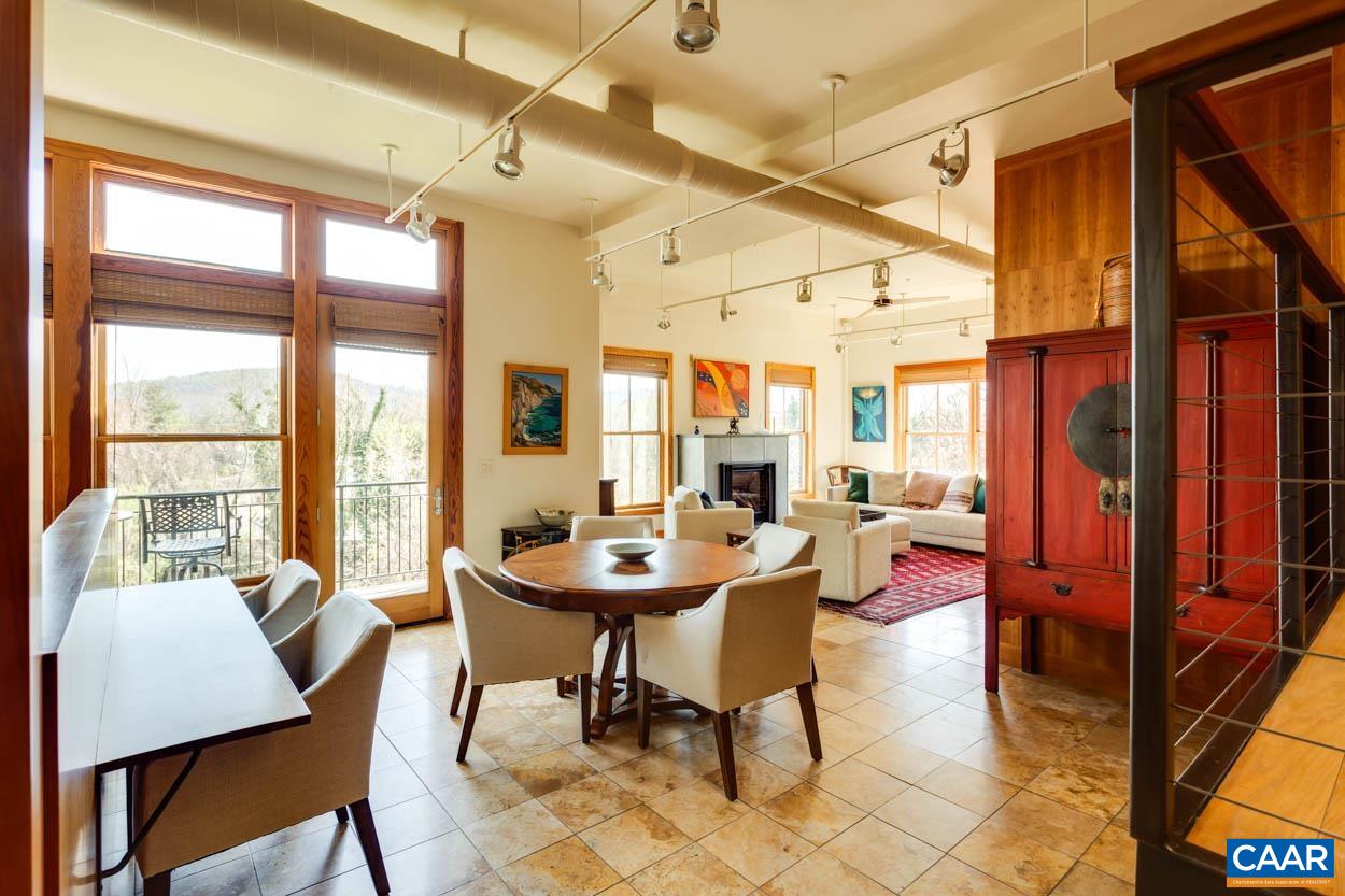 200 DOUGLAS AVE Unit: 3B