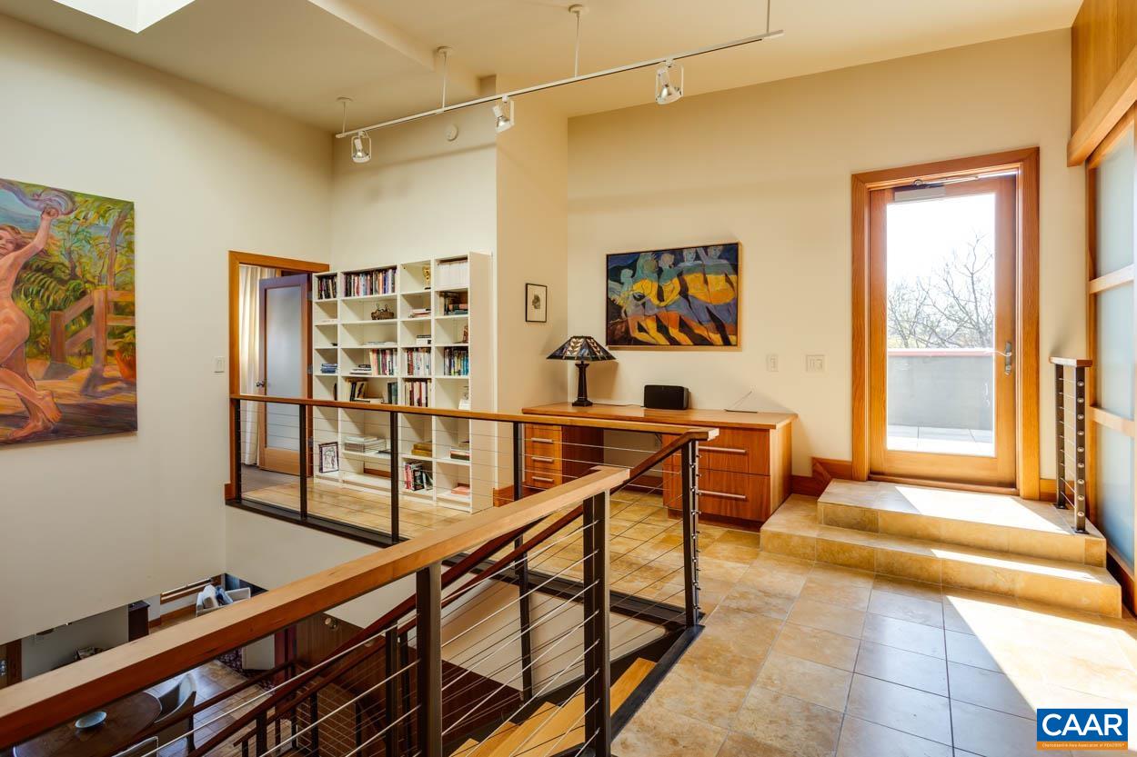 200 DOUGLAS AVE Unit: 3B