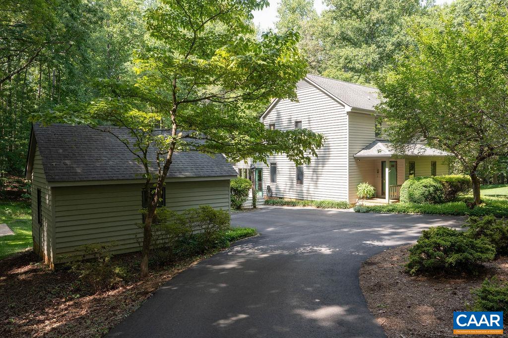 2110 WHIPPOORWILL RD