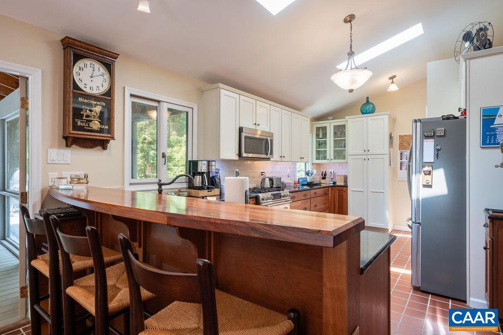 2110 WHIPPOORWILL RD