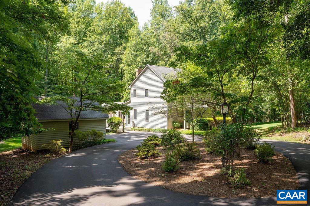2110 WHIPPOORWILL RD