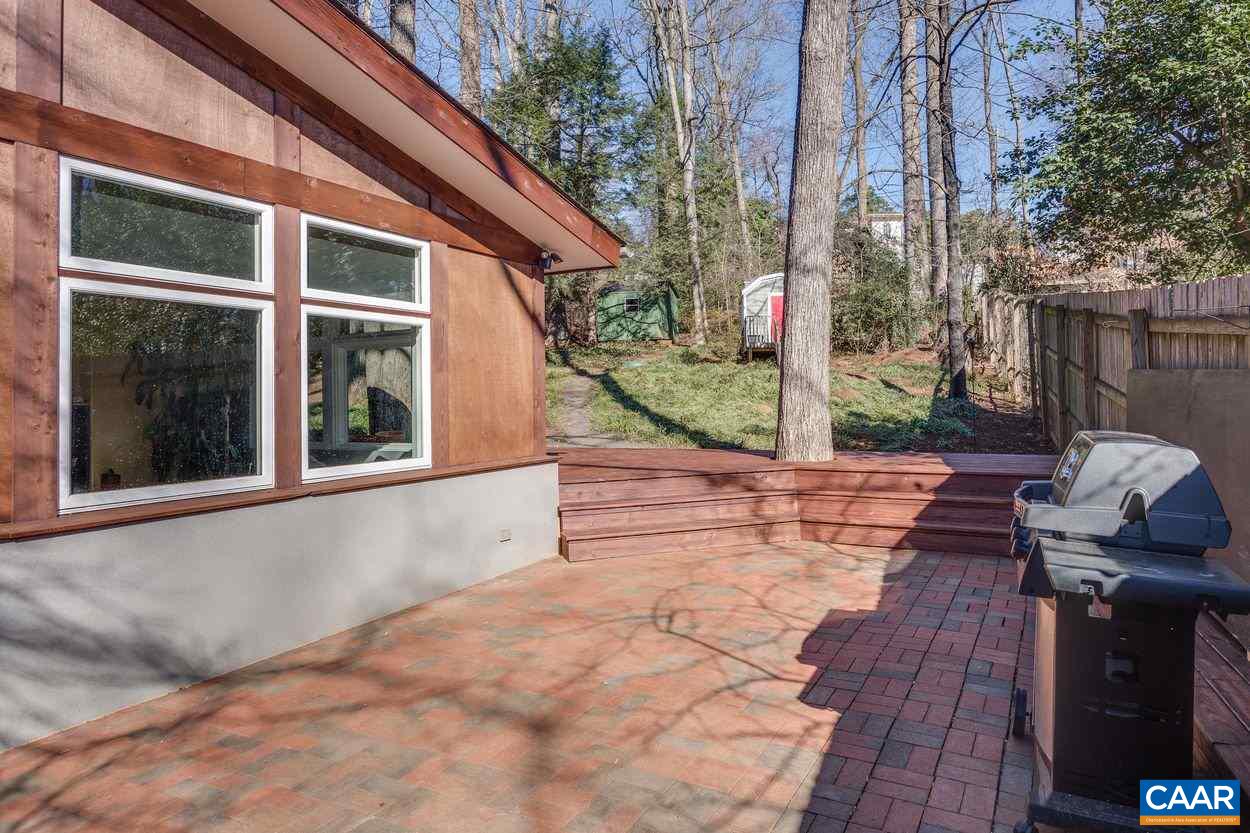 1433 GENTRY LN