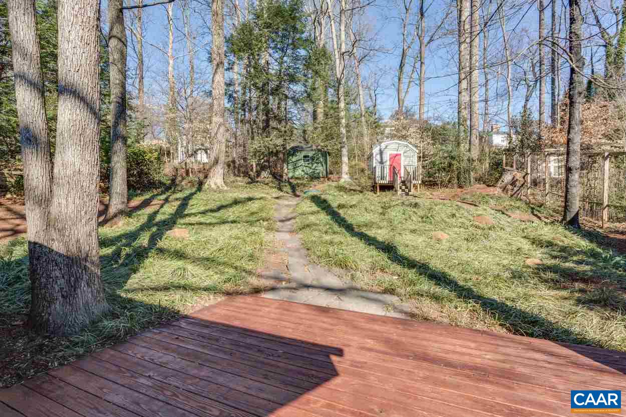 1433 GENTRY LN