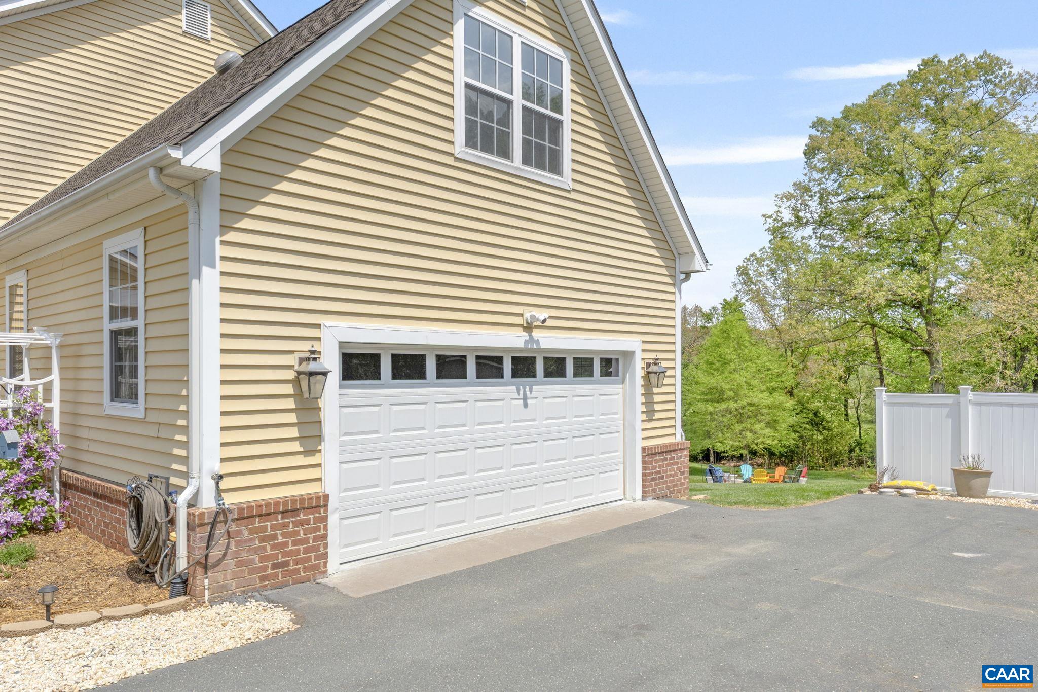 504 GLEN CIR