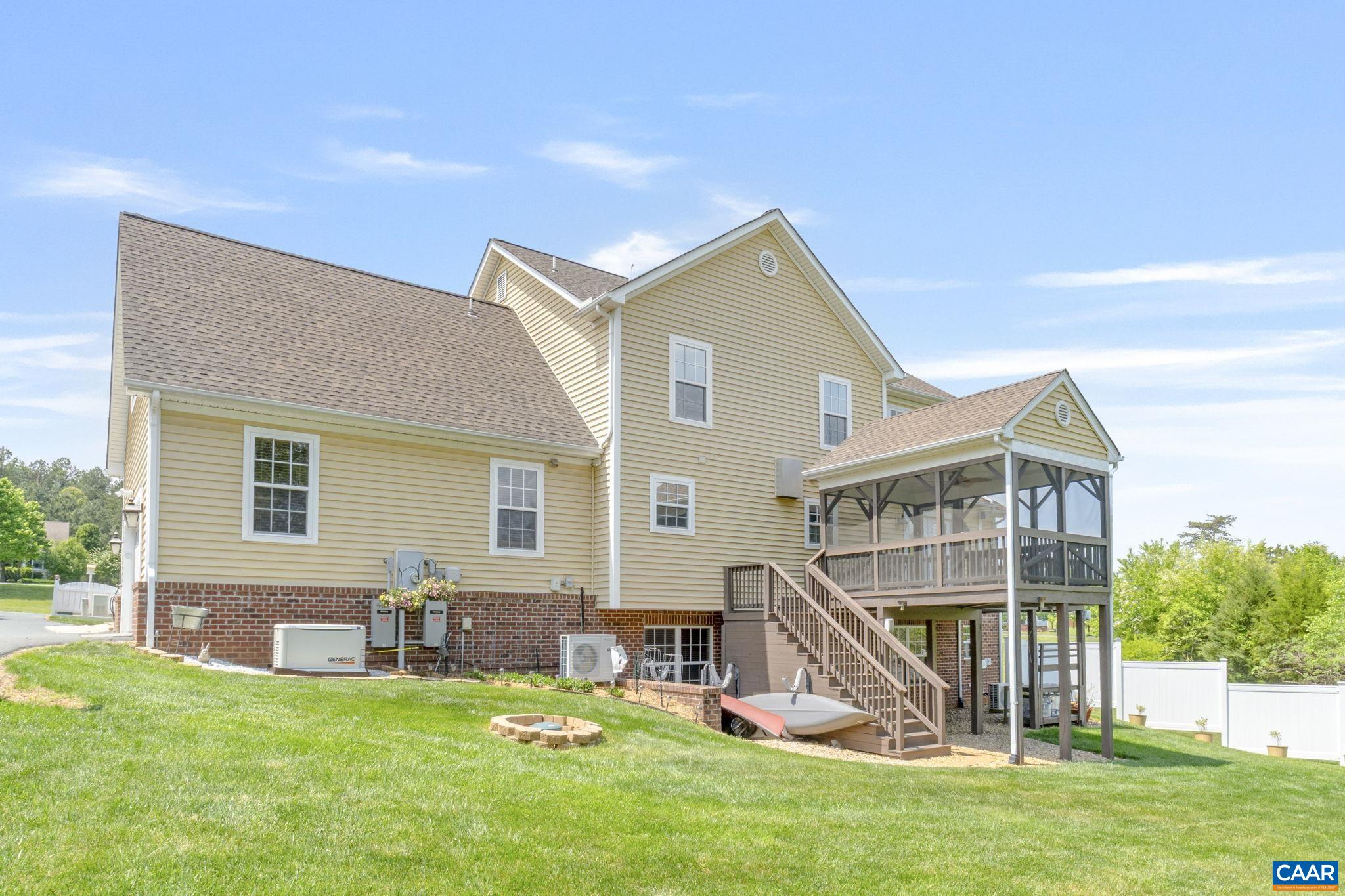 504 GLEN CIR