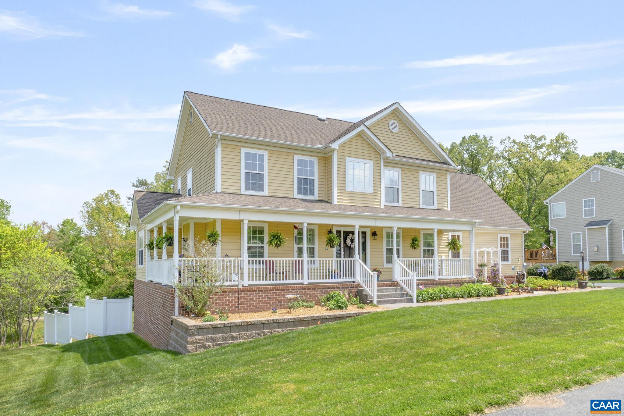 504 GLEN CIR