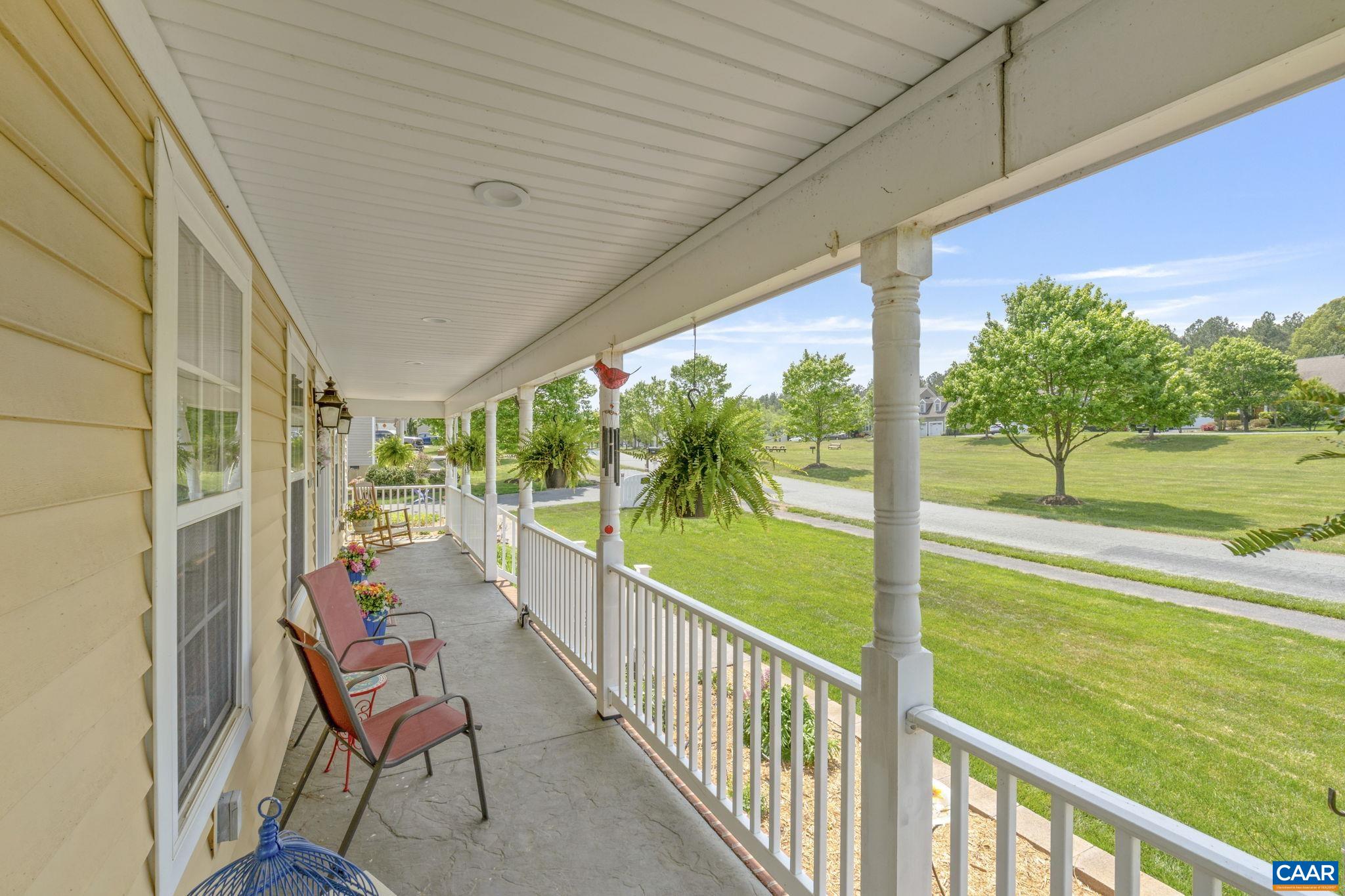 504 GLEN CIR