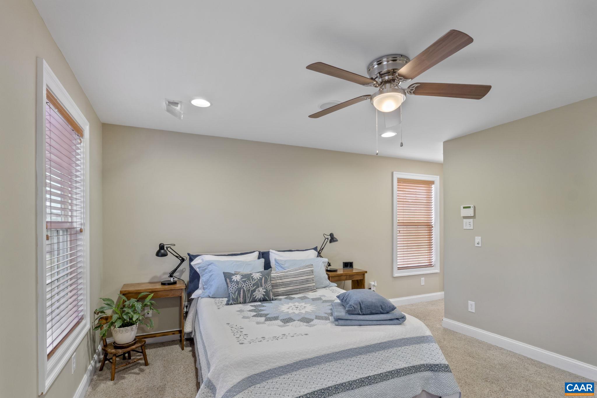 504 GLEN CIR