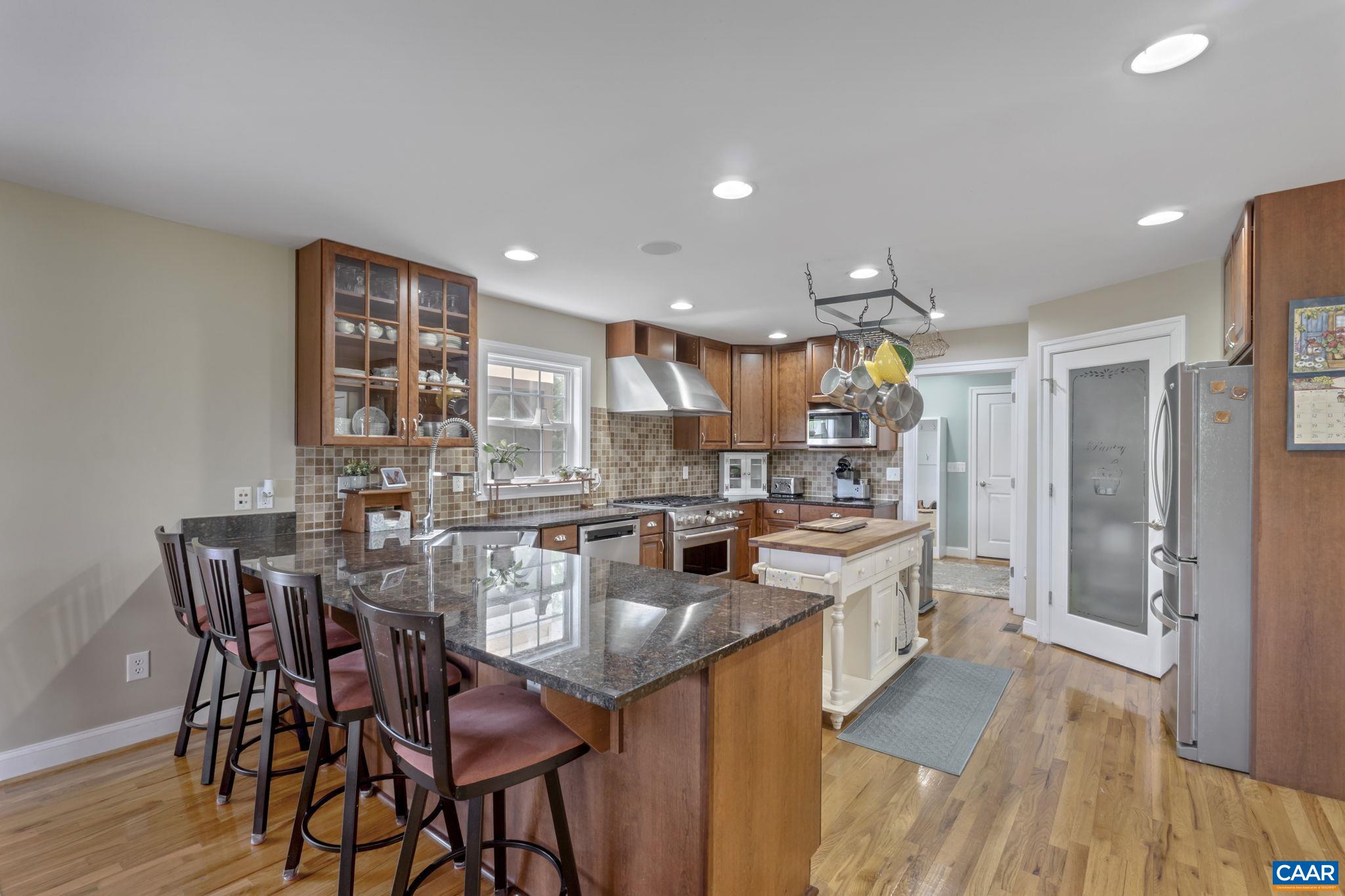 504 GLEN CIR