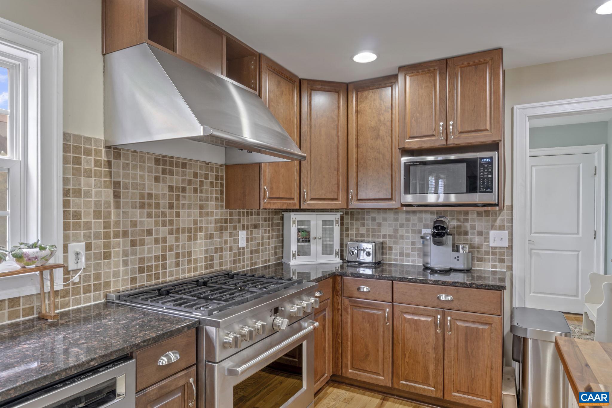 504 GLEN CIR