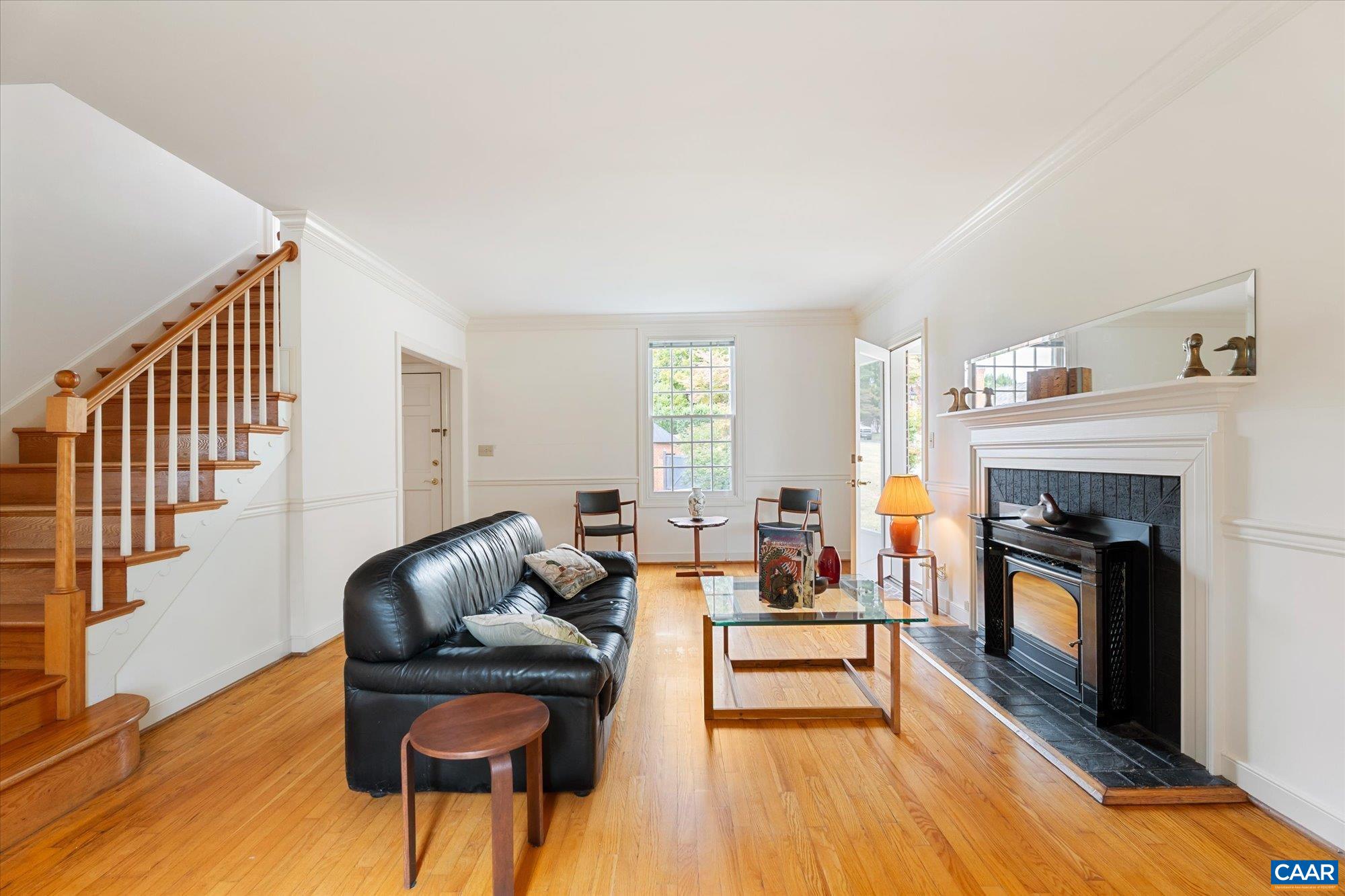 23 EDNAM VILLAGE ST