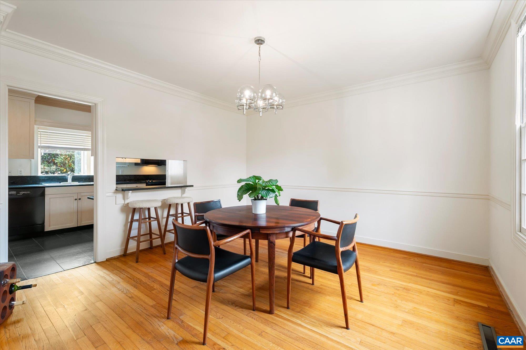 23 EDNAM VILLAGE ST