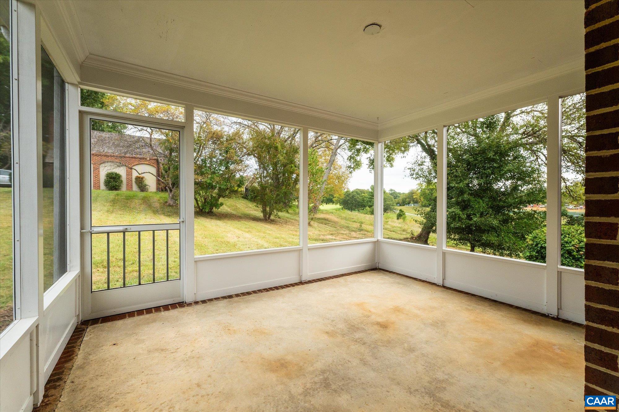 23 EDNAM VILLAGE ST